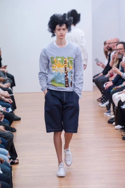 Look 19